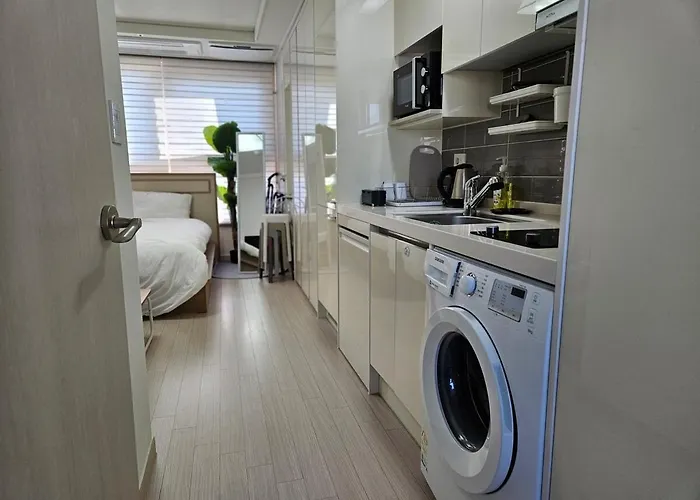 1-3507#sinnonhyeon High-rise View #garden View #gangnam Station Line 2, Sinbundang Line #sinnonhyeon Station Line 9 #hotel Bedding #new Building Apartment