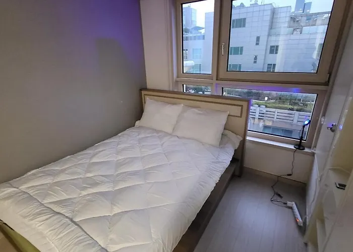 Apartment 1-3507#sinnonhyeon High-rise View #garden View #gangnam Station Line 2, Sinbundang Line #sinnonhyeon Station Line 9 #hotel Bedding #new Building